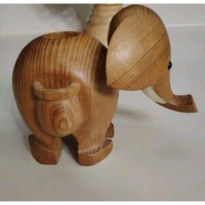 Papel Wooden Elephant Toothpick Holder With Husk